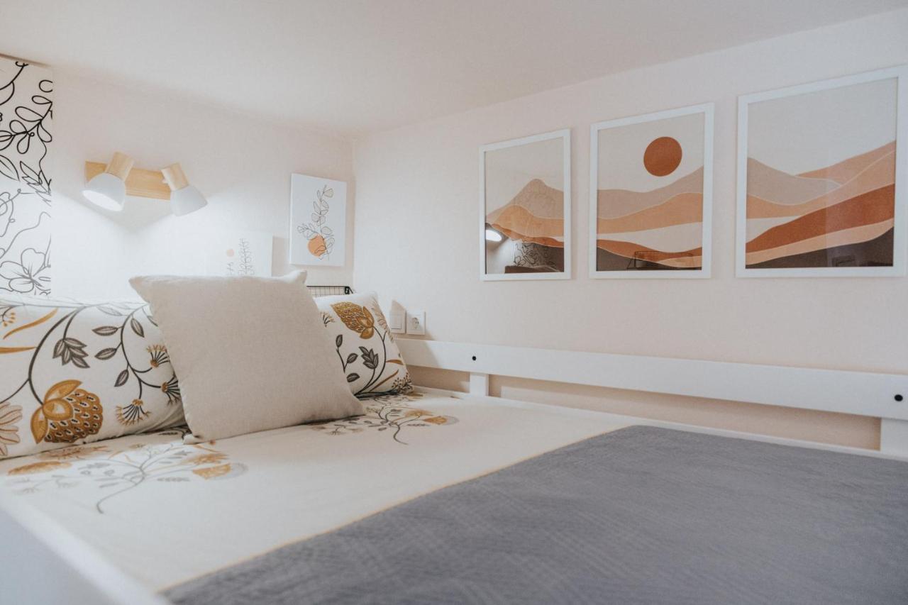볼로스 Bohemian Loft With View! 아파트 외부 사진