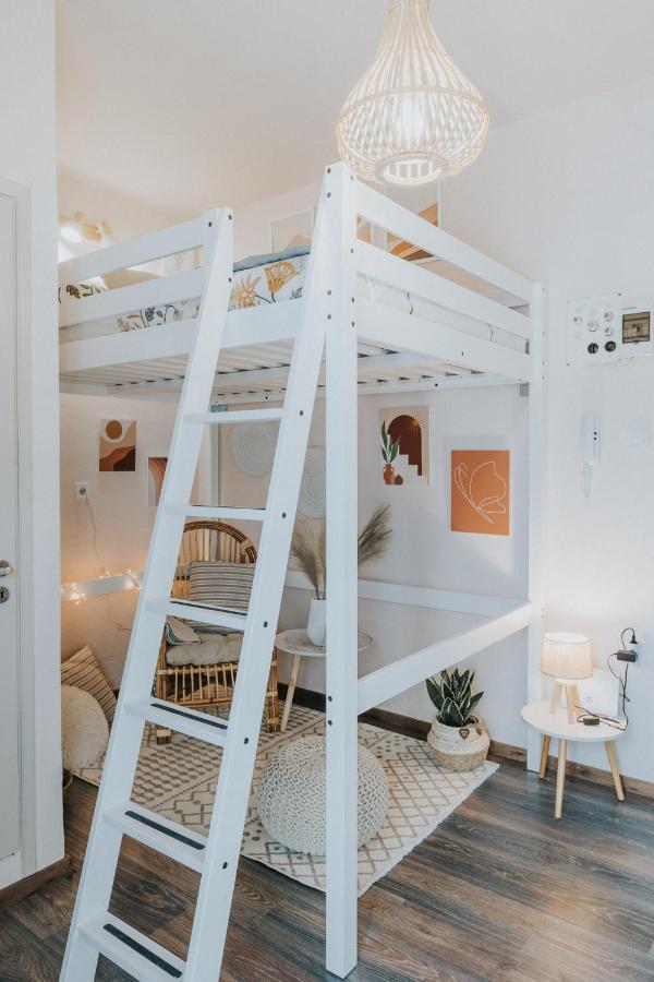 볼로스 Bohemian Loft With View! 아파트 외부 사진